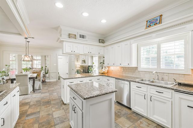 2806 Eagle Creek Drive, Houston, TX 77345