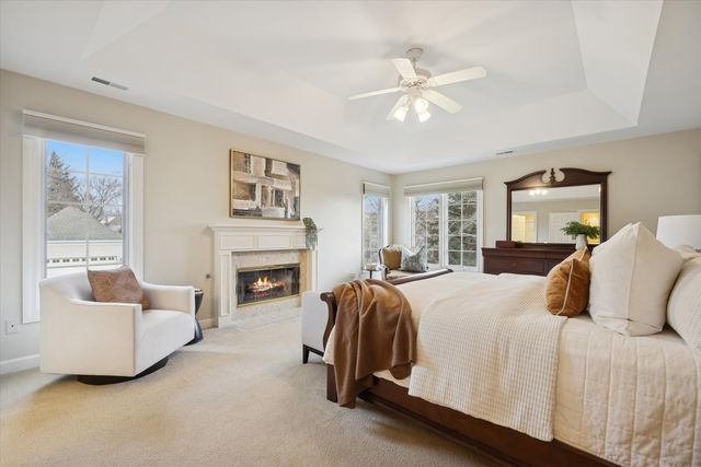 15 Gilbert Avenue, Clarendon Hills, IL 60514