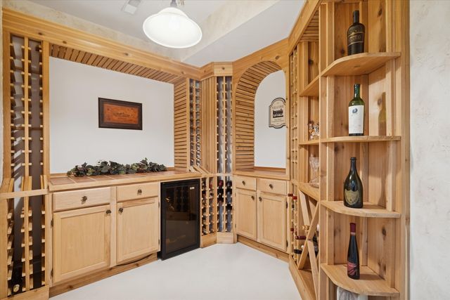 15 Gilbert Avenue, Clarendon Hills, IL 60514