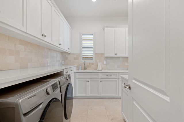 1483 Centennial Dr, Lodi, CA 95242