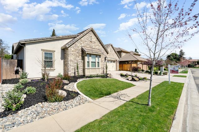 1483 Centennial Dr, Lodi, CA 95242