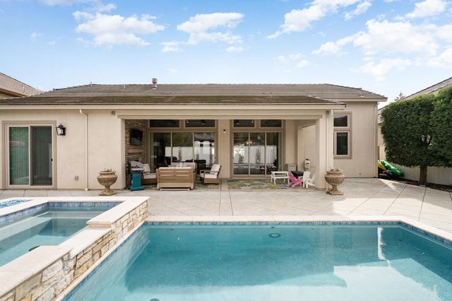 1483 Centennial Dr, Lodi, CA 95242