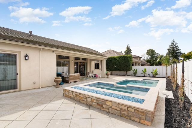 1483 Centennial Dr, Lodi, CA 95242