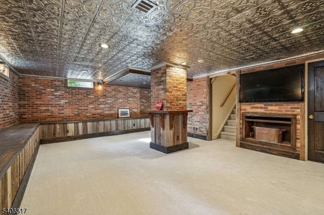 61 TULIP STREET, Summit City, NJ 07901