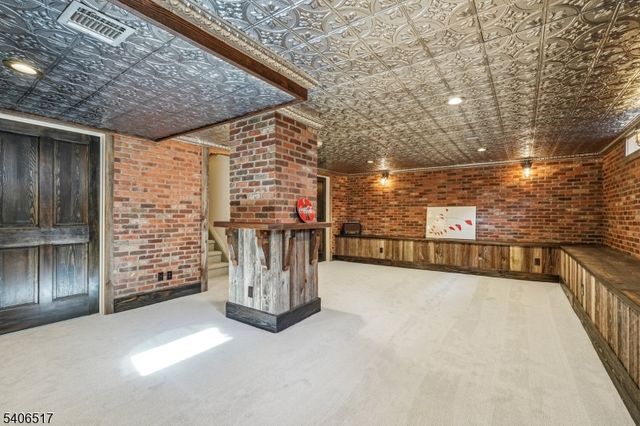 61 TULIP STREET, Summit City, NJ 07901