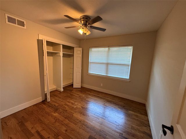 10317 Kelburn Drive, Houston, TX 77016