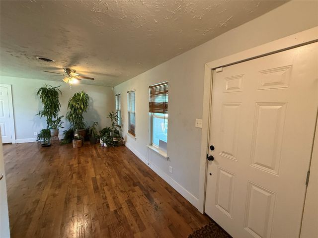 10317 Kelburn Drive, Houston, TX 77016