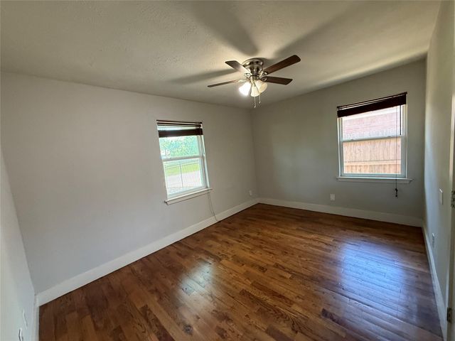 10317 Kelburn Drive, Houston, TX 77016