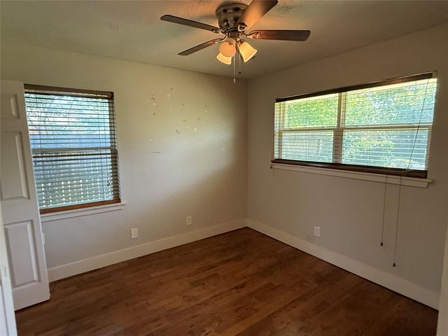 10317 Kelburn Drive, Houston, TX 77016