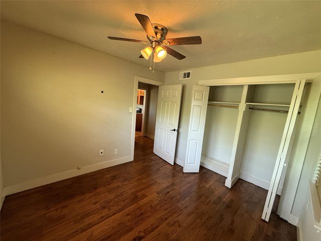 10317 Kelburn Drive, Houston, TX 77016