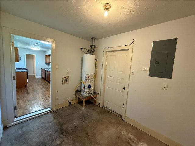 10317 Kelburn Drive, Houston, TX 77016