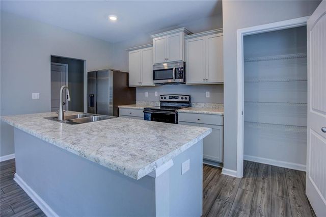 2502 Fraggle Roc, Conyers, GA 30012