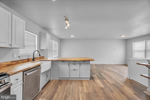 318 TENTH ST, Newtonville, NJ 08346