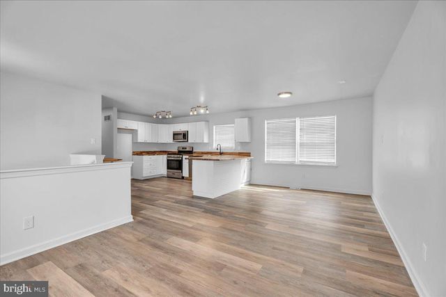 318 TENTH ST, Newtonville, NJ 08346