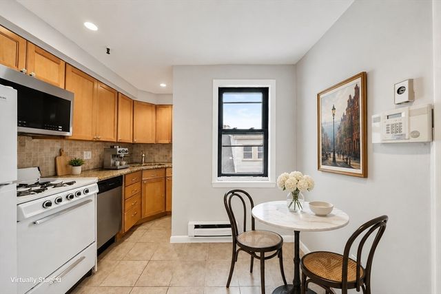 26 Commonwealth Ter 19, Boston, MA 02135