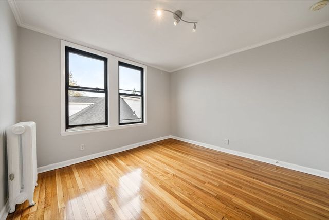 26 Commonwealth Ter 19, Boston, MA 02135