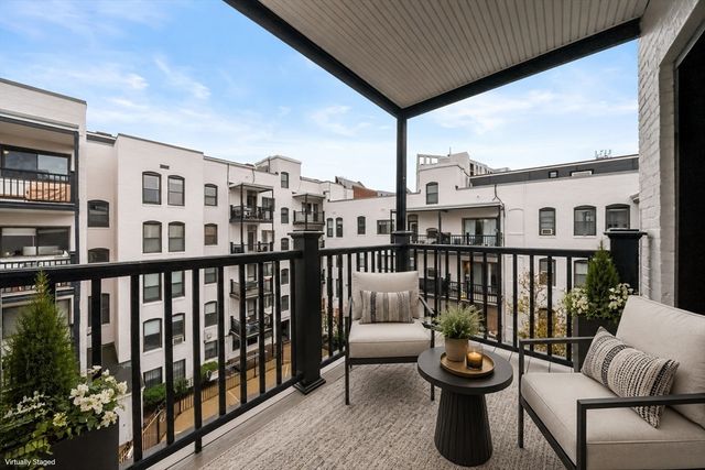 26 Commonwealth Ter 19, Boston, MA 02135