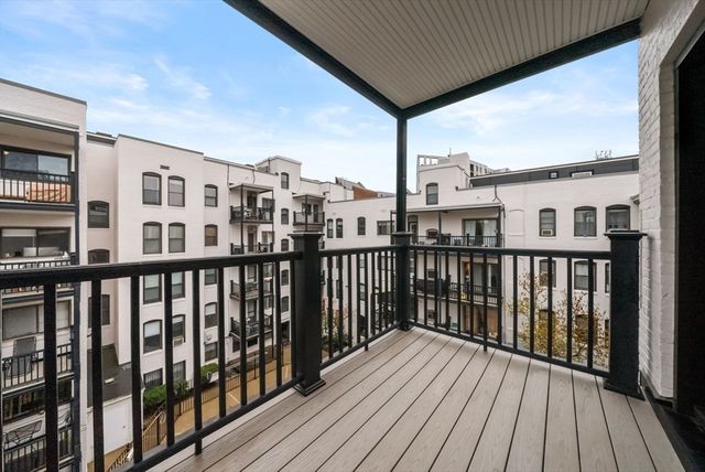 26 Commonwealth Ter 19, Boston, MA 02135
