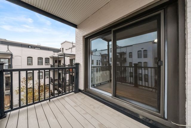 26 Commonwealth Ter 19, Boston, MA 02135