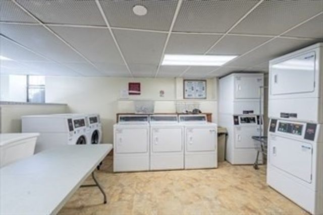 26 Commonwealth Ter 19, Boston, MA 02135