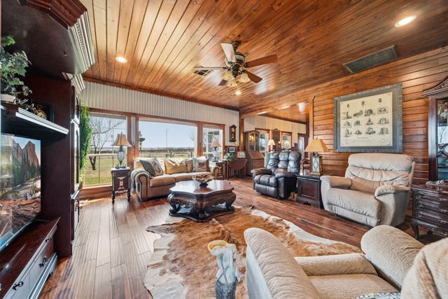 1642 County Road 234, Hico, TX 76457