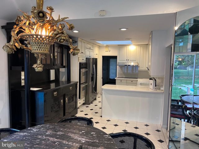 1868 PINE RD, Huntingdon Valley, PA 19006