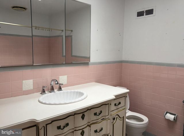 1868 PINE RD, Huntingdon Valley, PA 19006