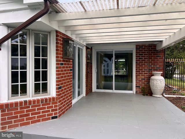 1868 PINE RD, Huntingdon Valley, PA 19006