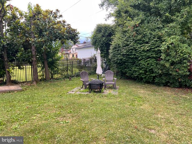1868 PINE RD, Huntingdon Valley, PA 19006
