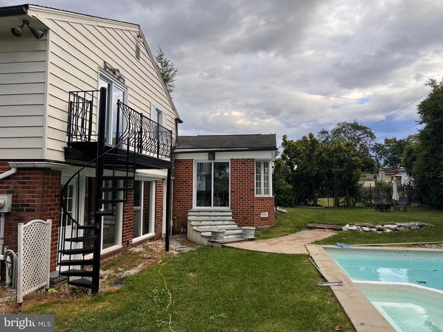 1868 PINE RD, Huntingdon Valley, PA 19006
