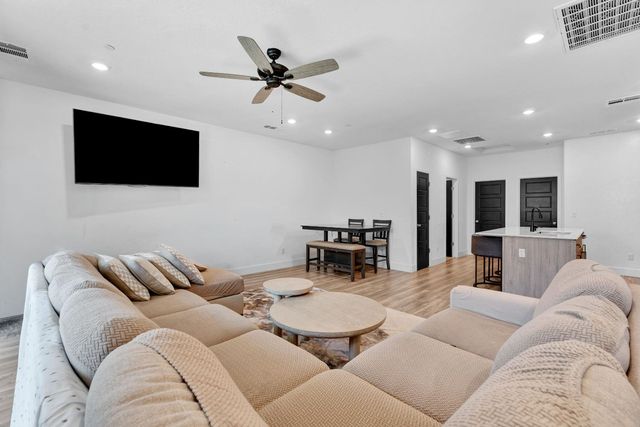 10964 N Honeysuckle Drive, Fresno, CA 93730