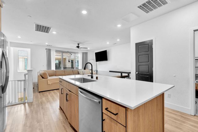 10964 N Honeysuckle Drive, Fresno, CA 93730