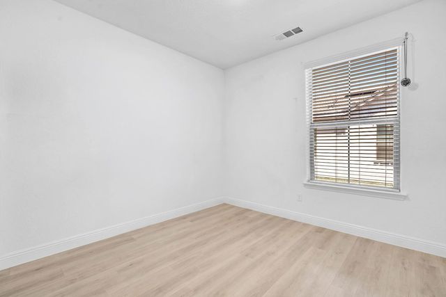 10964 N Honeysuckle Drive, Fresno, CA 93730