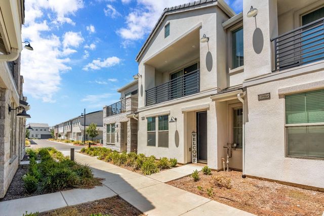 10964 N Honeysuckle Drive, Fresno, CA 93730