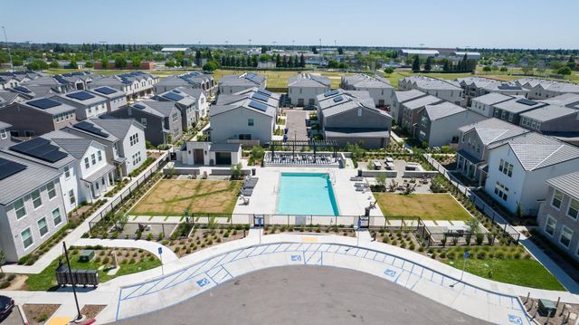 10964 N Honeysuckle Drive, Fresno, CA 93730