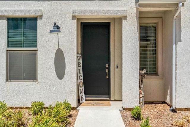 10964 N Honeysuckle Drive, Fresno, CA 93730