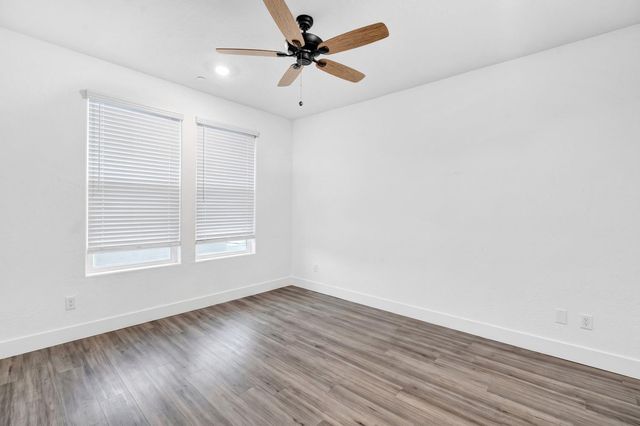 10964 N Honeysuckle Drive, Fresno, CA 93730