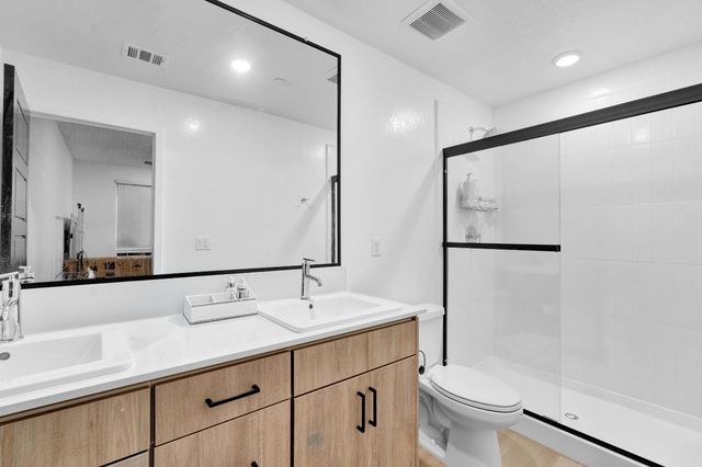 10964 N Honeysuckle Drive, Fresno, CA 93730