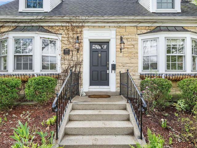 1001 S Brainard Avenue, La Grange, IL 60525