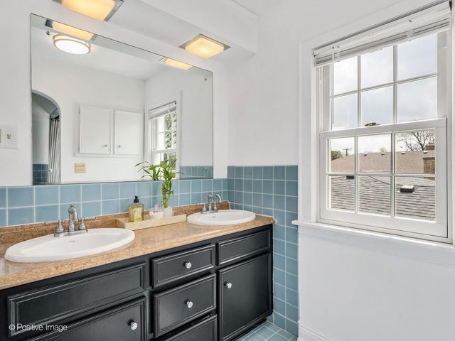 1001 S Brainard Avenue, La Grange, IL 60525