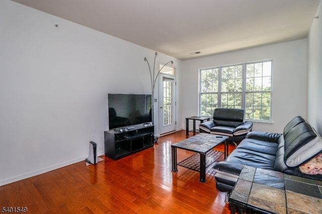 439 Sophee Ln, Lakewood Twp., NJ 08701