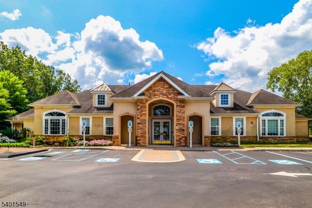 439 Sophee Ln, Lakewood Twp., NJ 08701