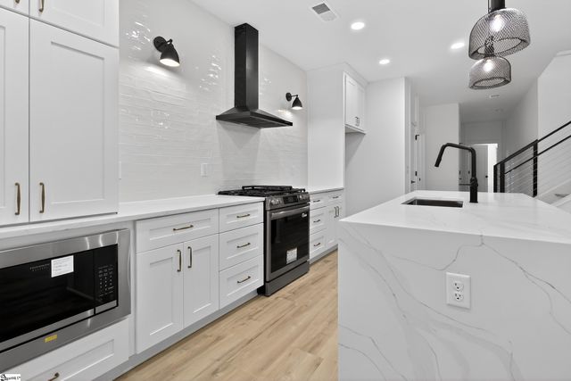 17 Beck Avenue, Greenville, SC 29605