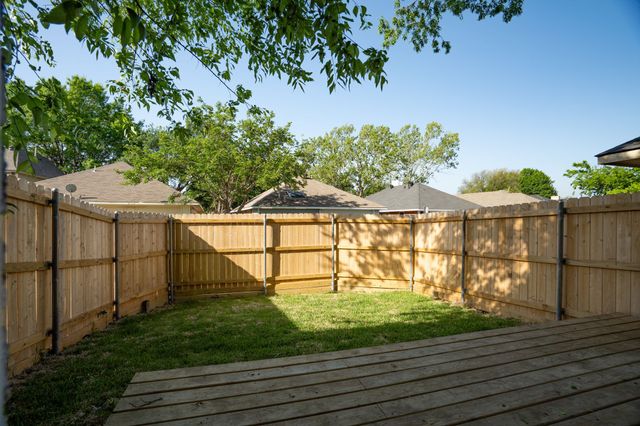 2132 Arbor Creek Drive, Carrollton, TX 75010