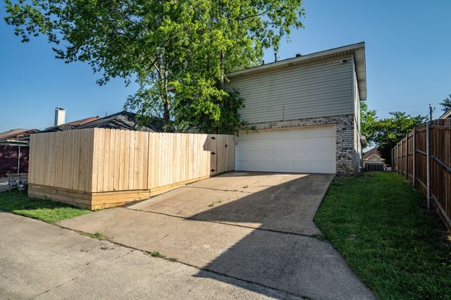 2132 Arbor Creek Drive, Carrollton, TX 75010