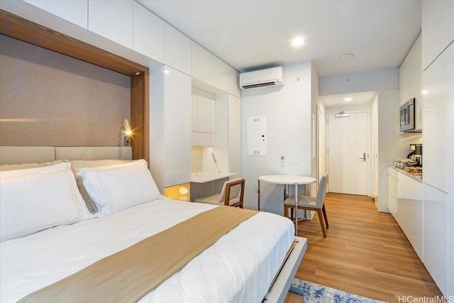 987 Queen Street 223, Honolulu, HI 96814