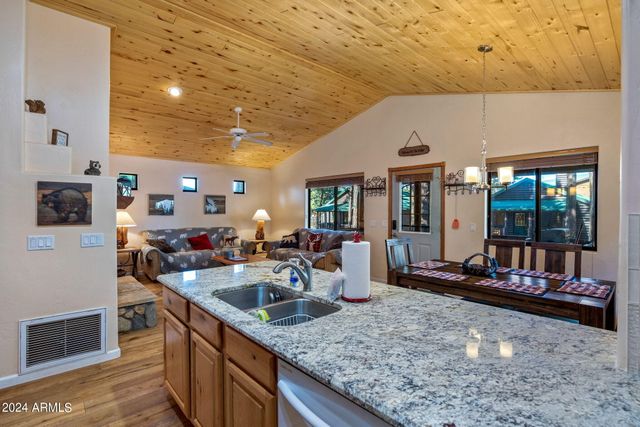 2708 HIGH PINE Loop, Overgaard, AZ 85933