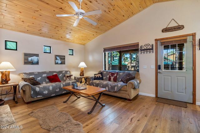 2708 HIGH PINE Loop, Overgaard, AZ 85933