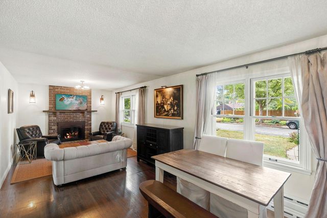 1586 Grotto Street N, Saint Paul, MN 55117