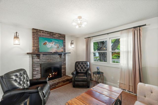 1586 Grotto Street N, Saint Paul, MN 55117